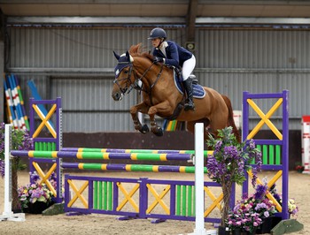 Annabel Shields Wins SEIB Winter Novice Qualifier at Northcote Stud